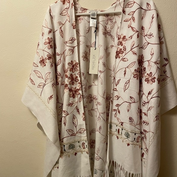 Rachel Zoe Accessories - NEW. Beautiful Rachel Zoe Cream Floral Kimono/shawl/wrap